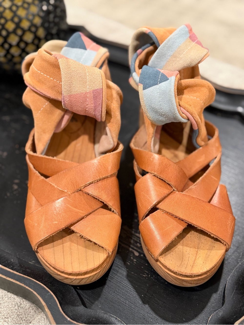 Free People Emmy Wrap Clogs 
Tan Suede & Leather Platform Sandals - Picture 4 of 12